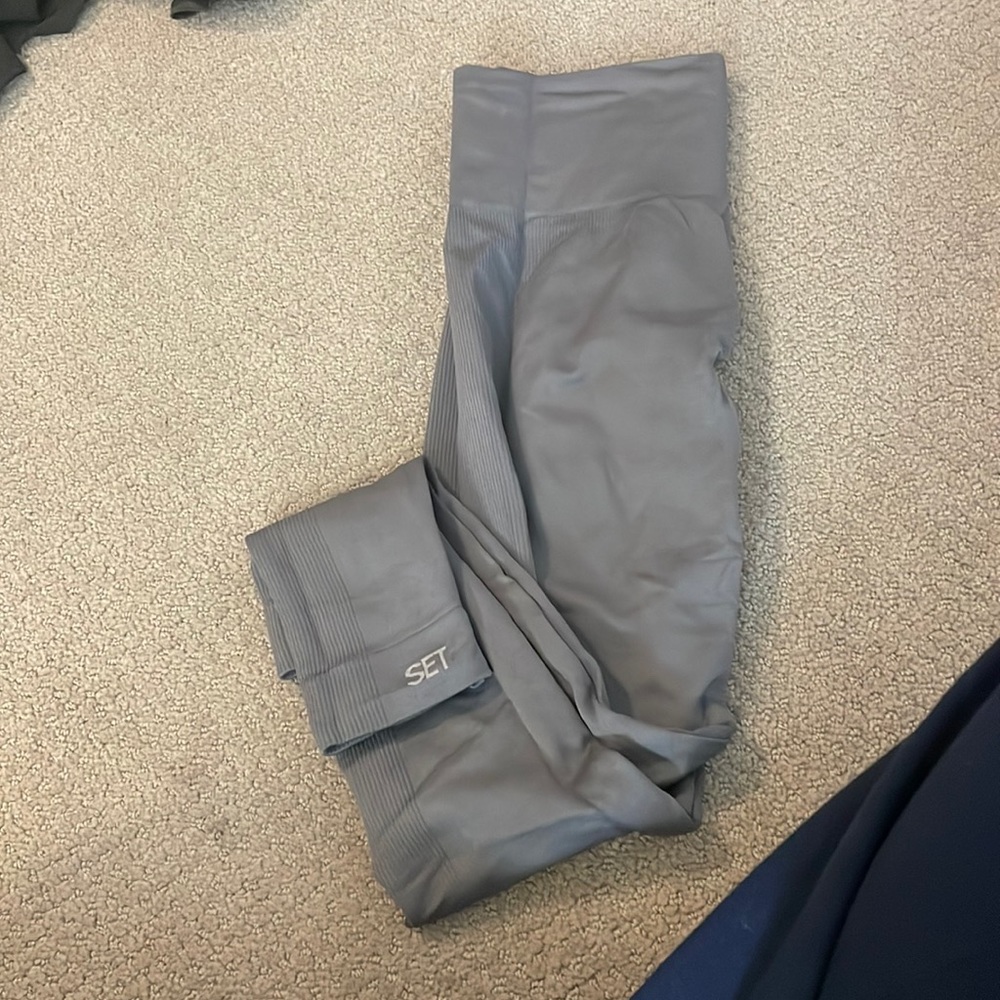 SET ACTUVE LUXFORM GREY LEGGINGS WORN ONCE SZ SMALL